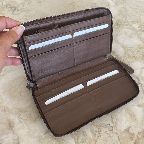 NWOT Kenneth Cole Leather Long Zip Clutch Wristlet Wallet - Picture 10 of 11